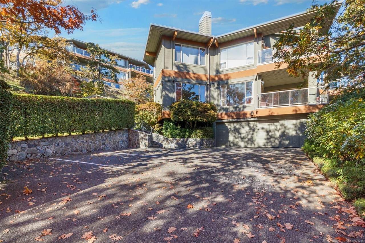 910 Maltwood Terr - Photo 1