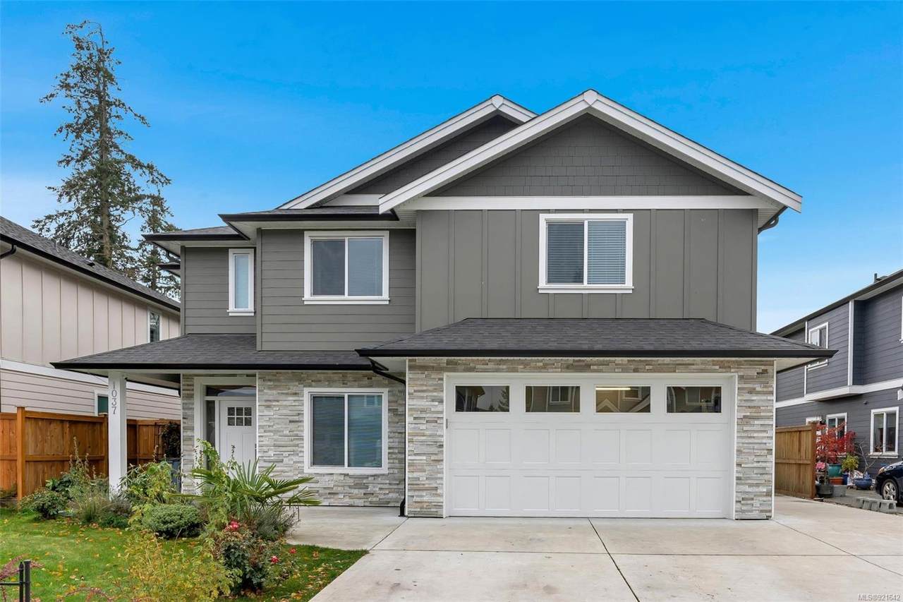 1037 Sandalwood Crt - Photo 1
