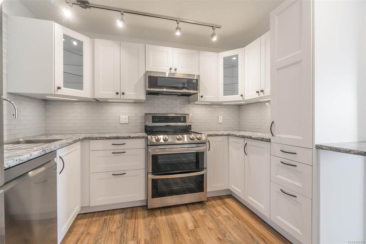 315 Hecate St - Photo 1