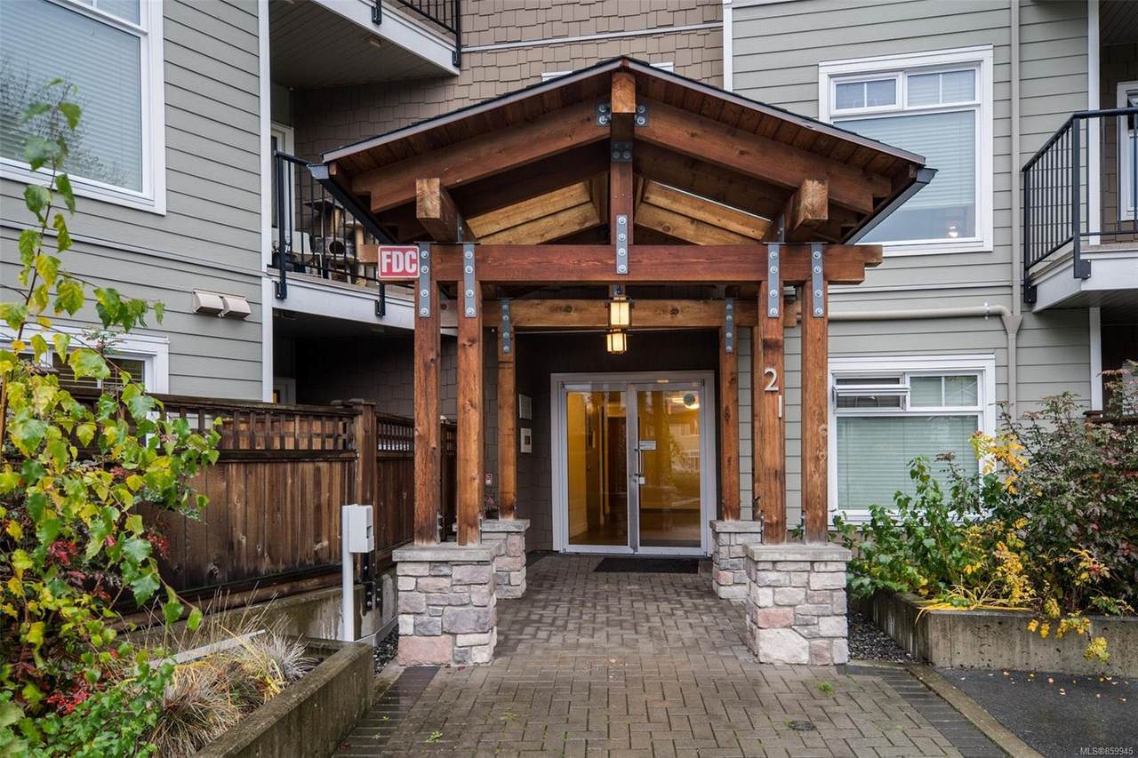 21 Conard St - Photo 1