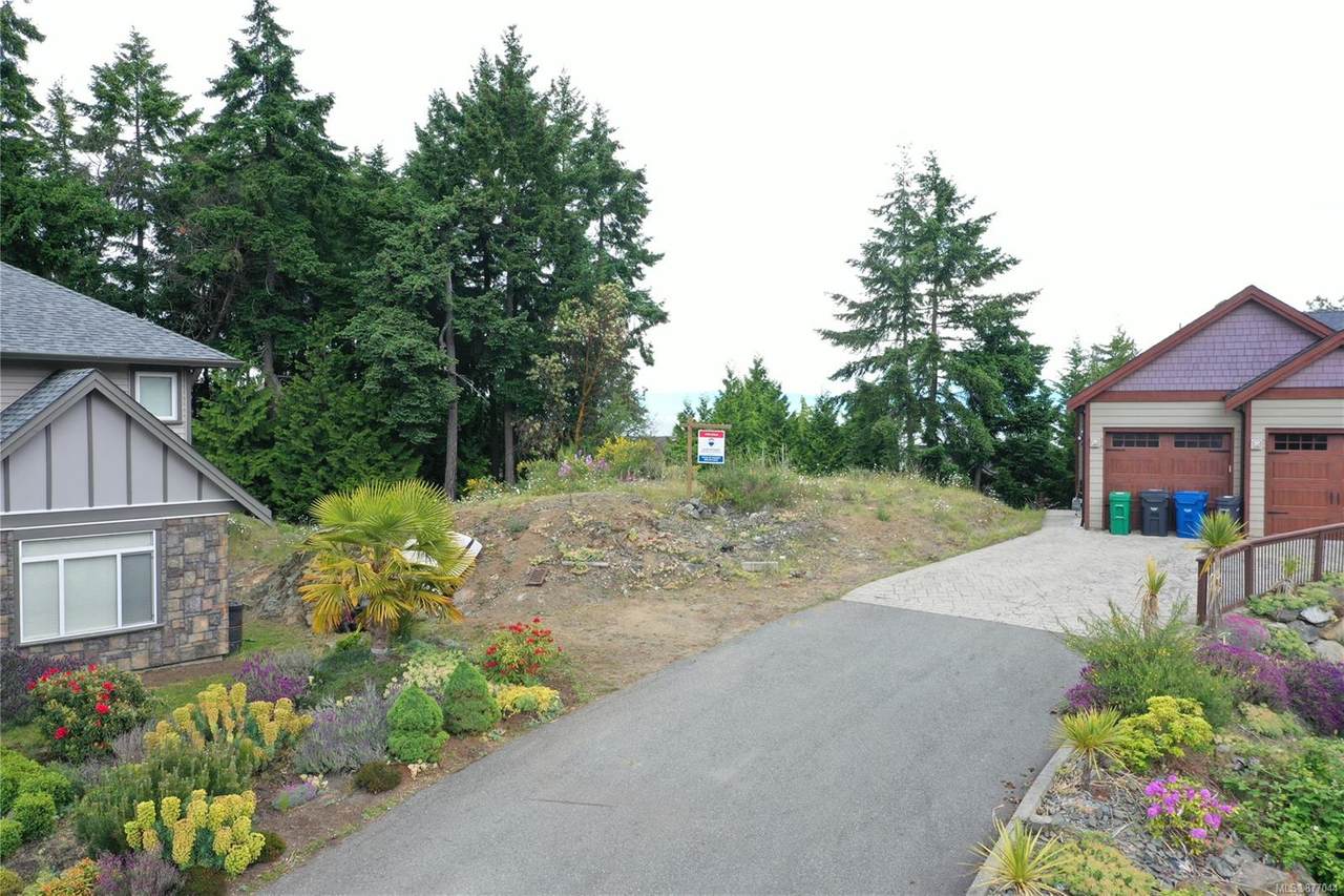 4823 Whalley Way - Photo 1