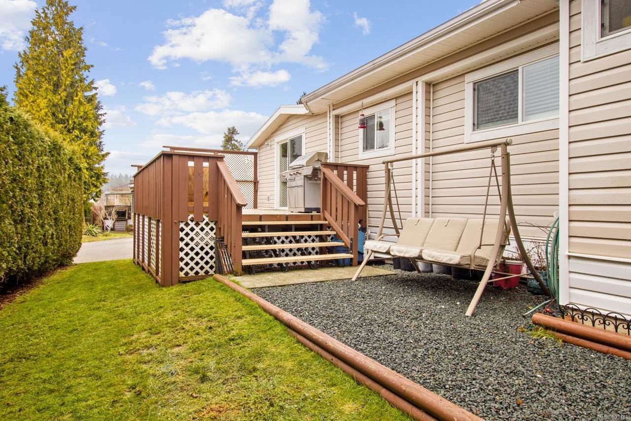 1160 Shellbourne Blvd - Photo 1