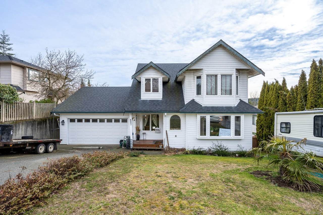 697 Steenbuck Dr - Photo 1