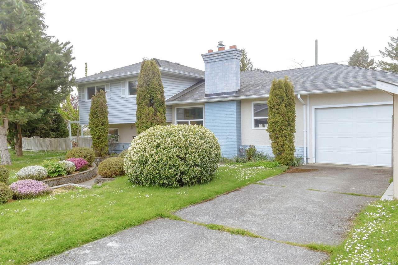 1694 Carnegie Cres - Photo 1