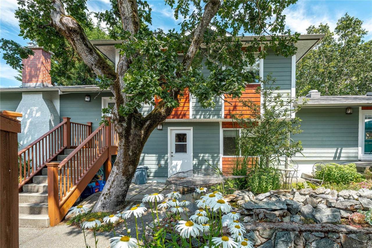 604 Hoffman Ave - Photo 1