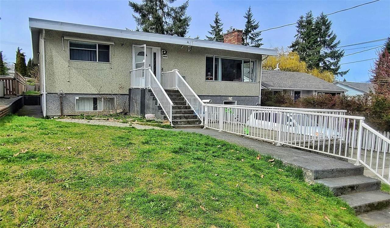 3164 11th Ave - Photo 1