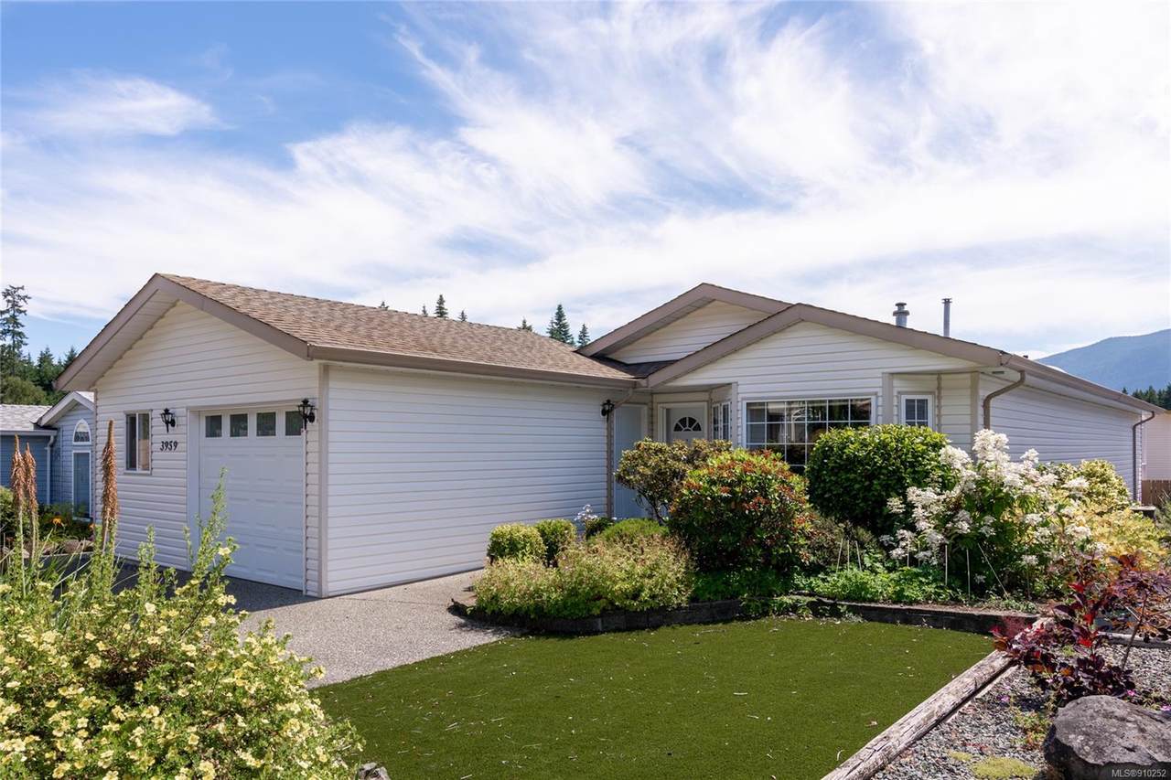 3959 Valewood Dr - Photo 1