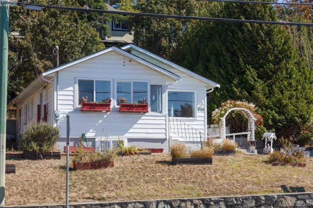 685 Admirals Rd - Photo 1