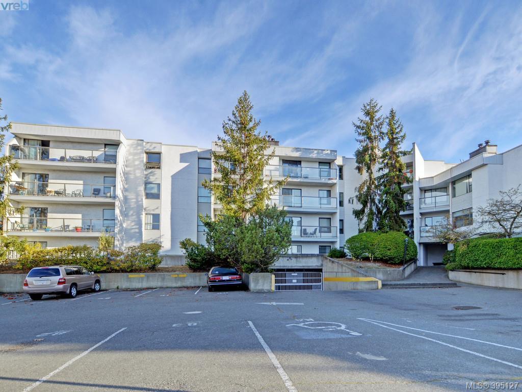 290 Regina Ave - Photo 1