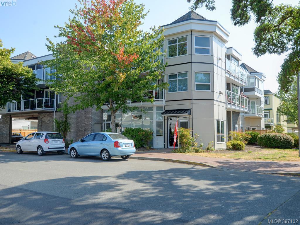2440 Oakville Ave - Photo 1