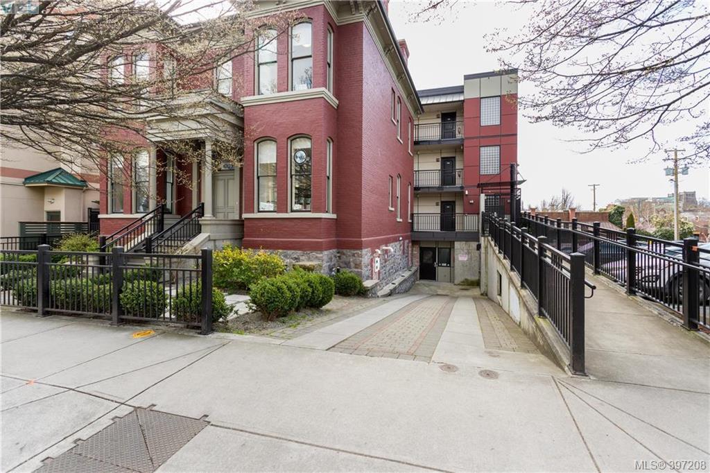 1007 Johnson St - Photo 1