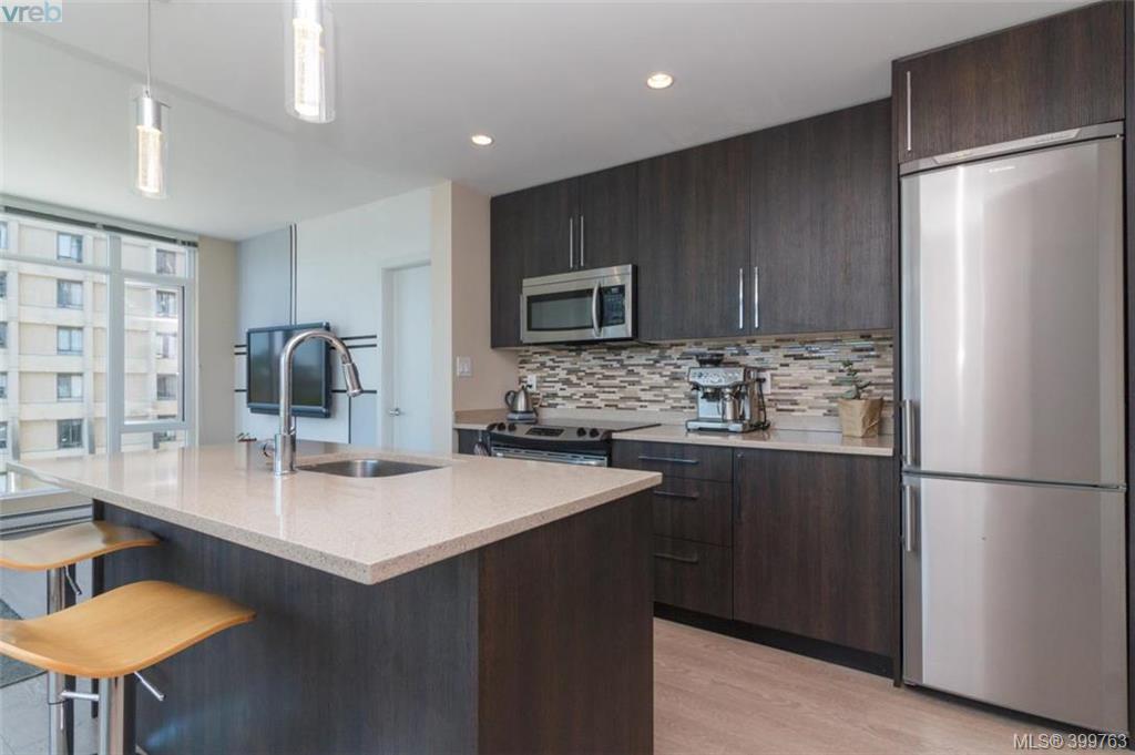 1090 Johnson St - Photo 1