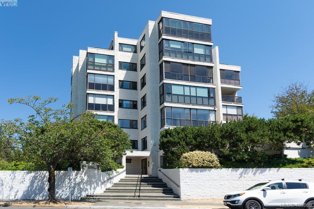 1204 Fairfield Rd - Photo 1