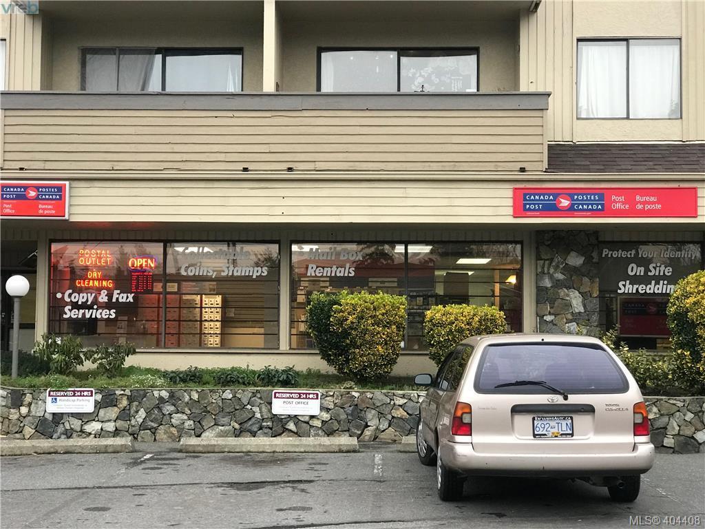 3943 Quadra St - Photo 1