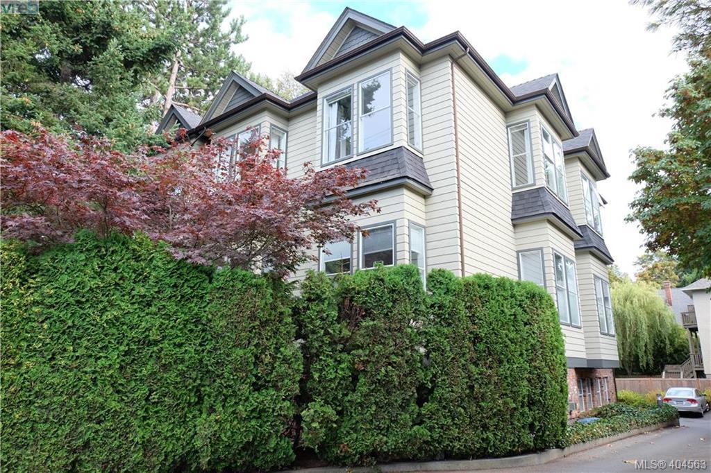 1425 Fort St - Photo 1