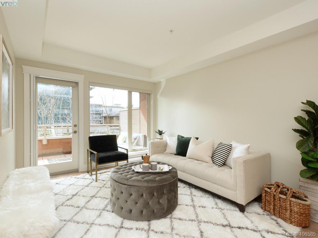 7161 West Saanich Rd - Photo 1