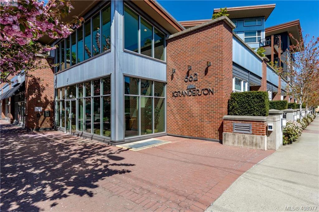 662 Goldstream Ave - Photo 1