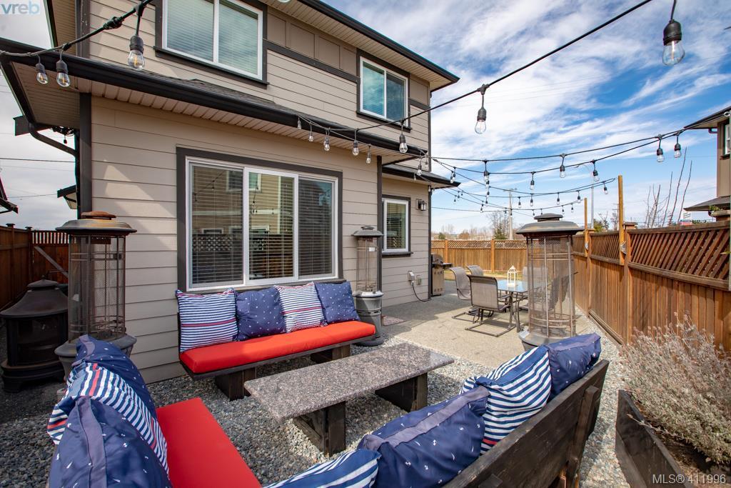 9397 East Saanich Rd - Photo 1