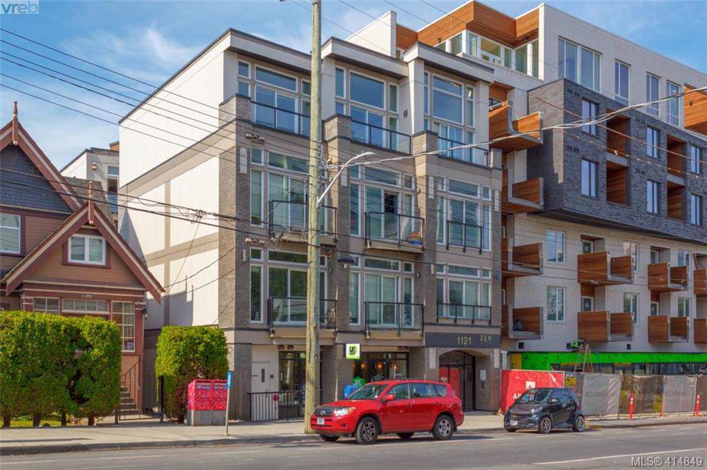1121 Fort St - Photo 1