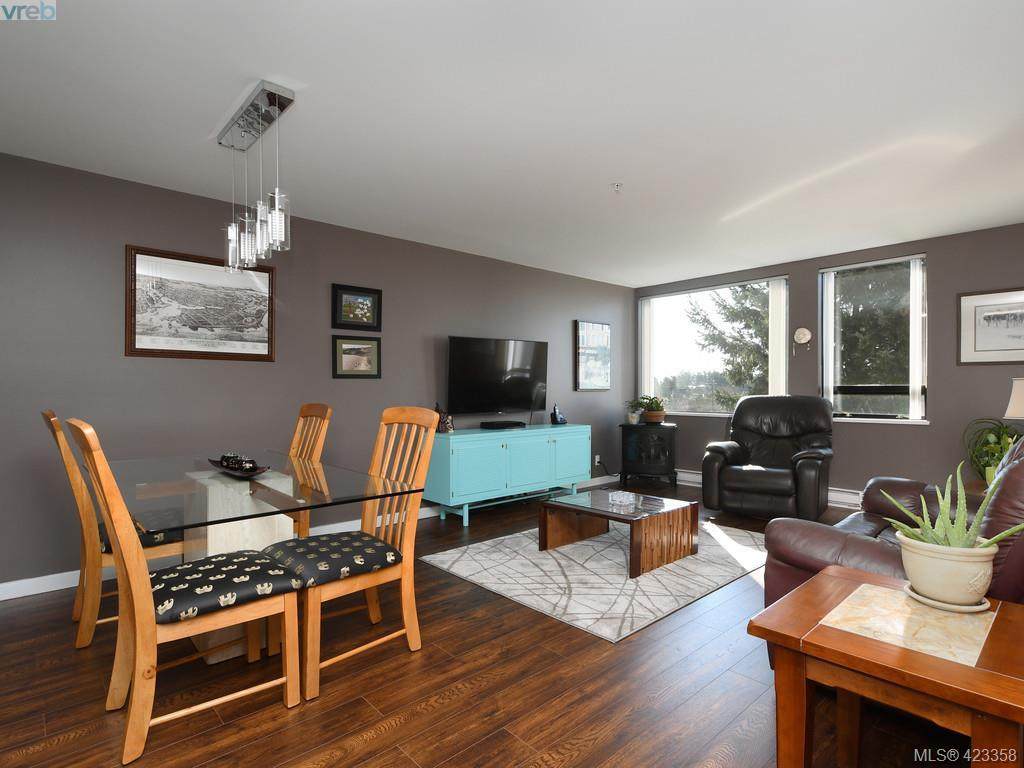 520 Foster St - Photo 1
