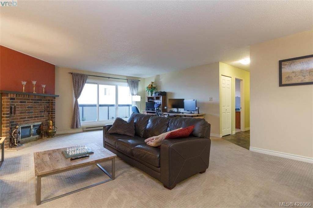 539 Niagara St - Photo 1