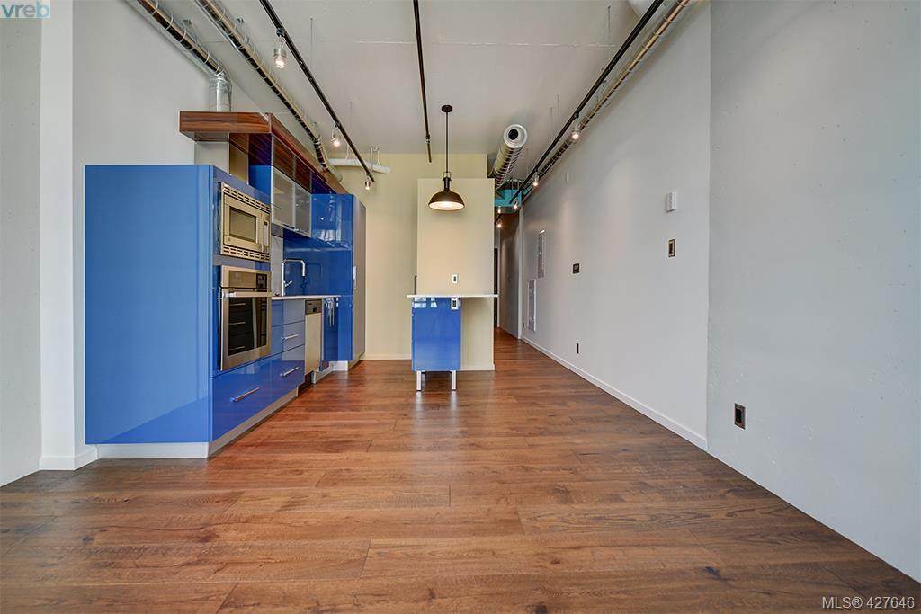 1029 View St - Photo 1