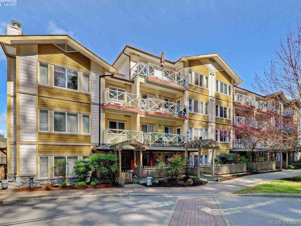 360 Goldstream Ave - Photo 1