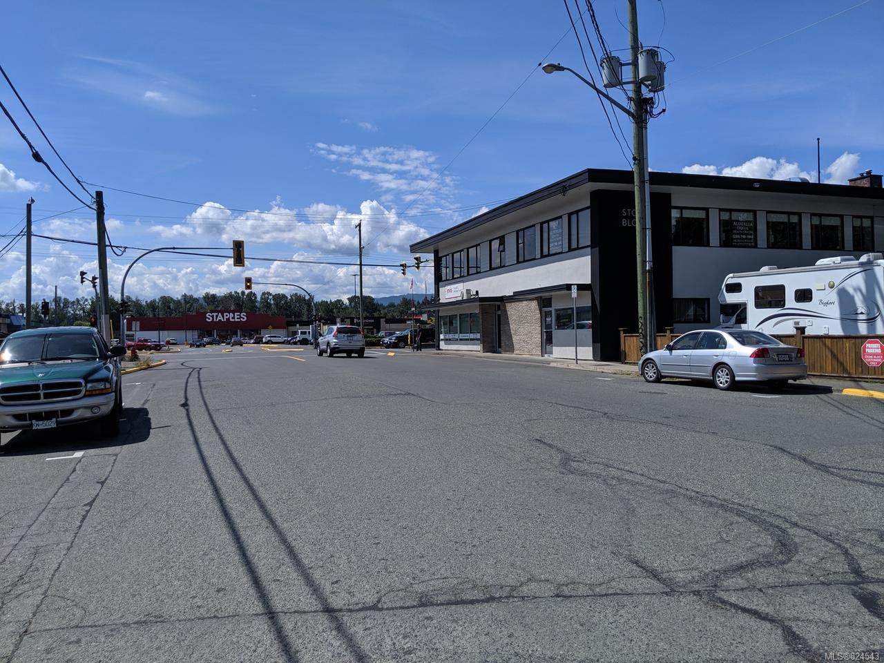301 Festubert St - Photo 1