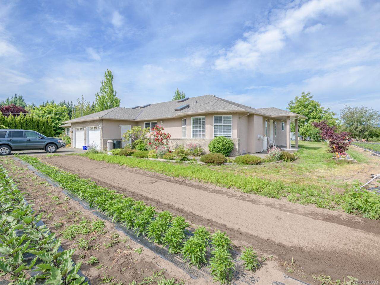 797 Qualicum Rd - Photo 1