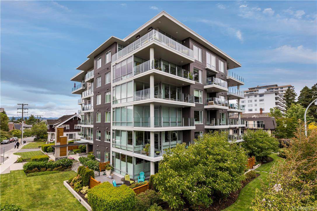 200 Douglas St - Photo 1
