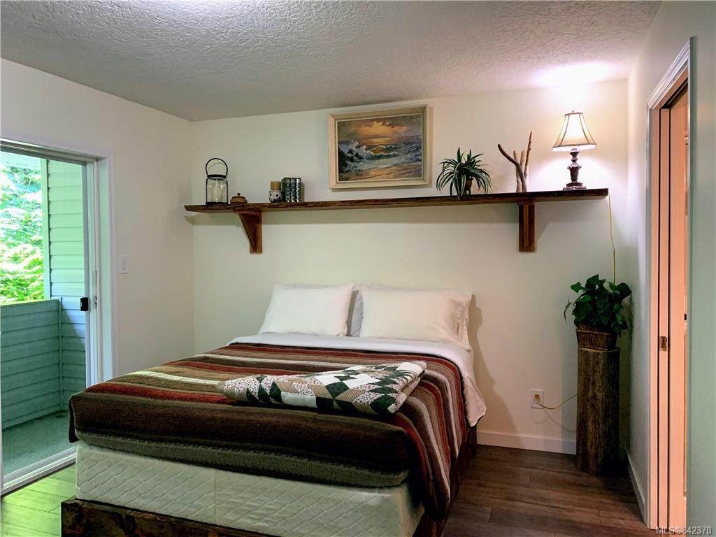 17015 Parkinson Rd - Photo 1