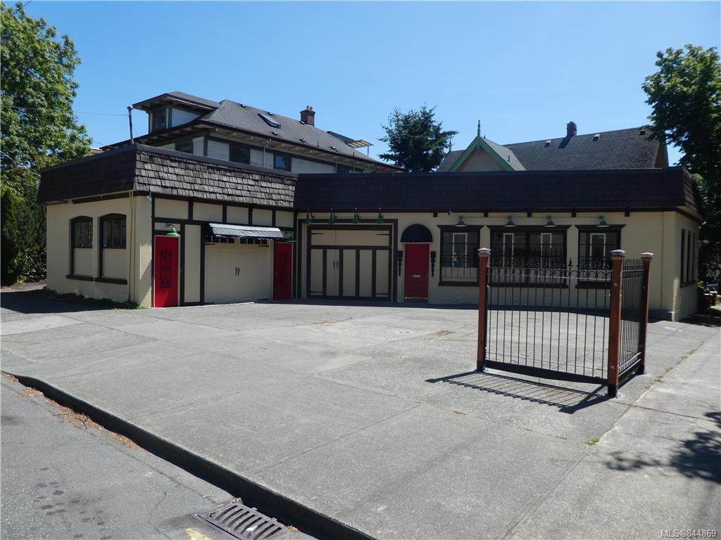 617 Vancouver St - Photo 1