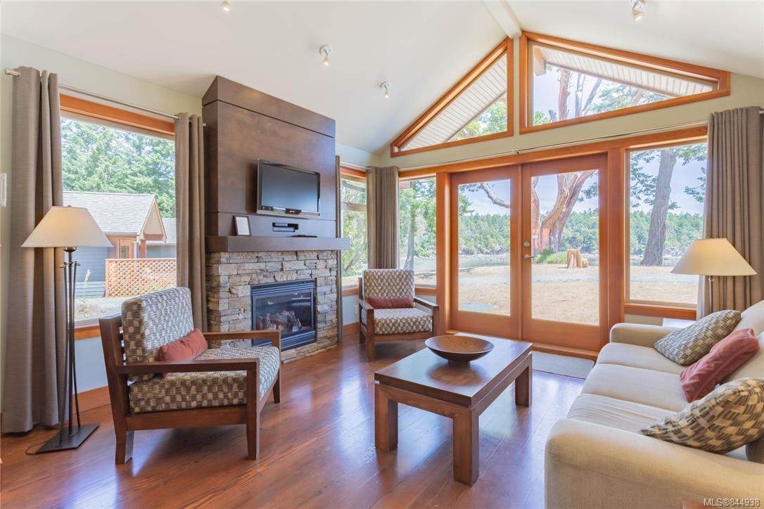 494 Arbutus Dr - Photo 1