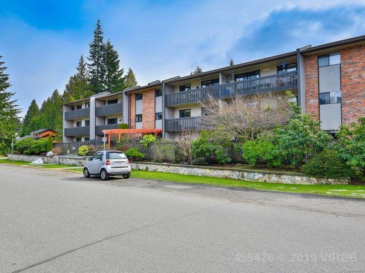 130 Sunningdale Rd - Photo 1
