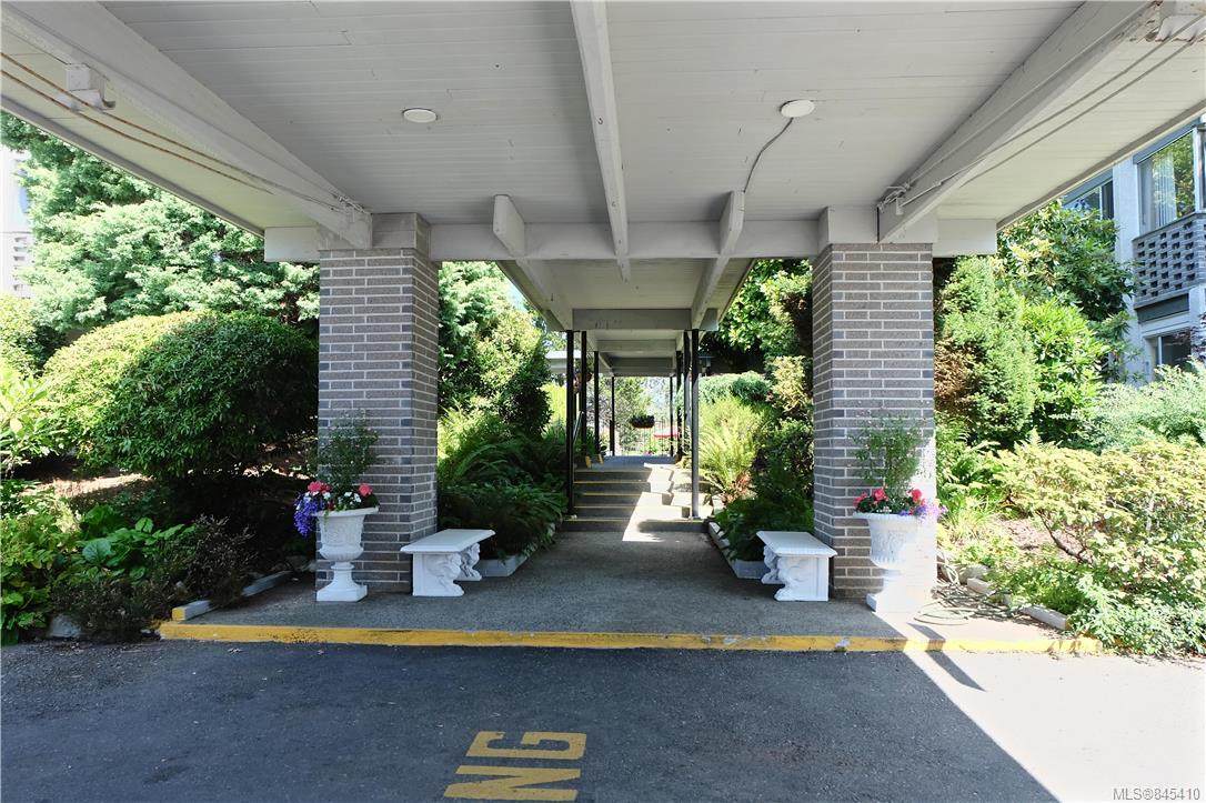 2040 White Birch Rd - Photo 1