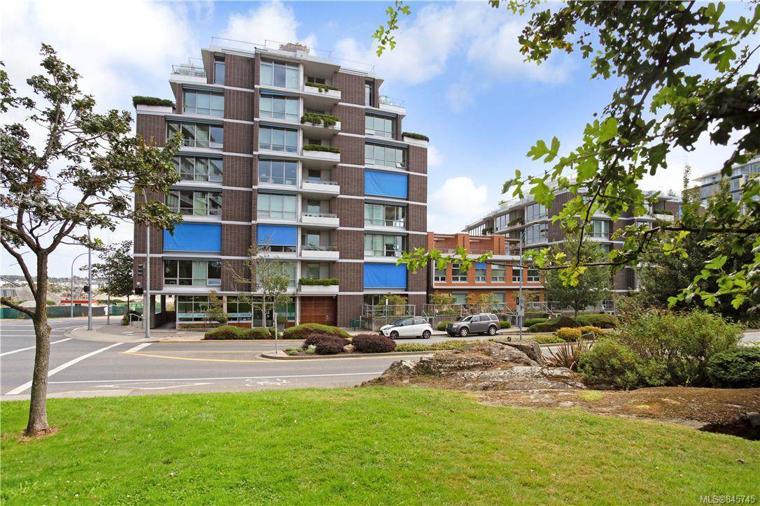 399 Tyee Rd - Photo 1