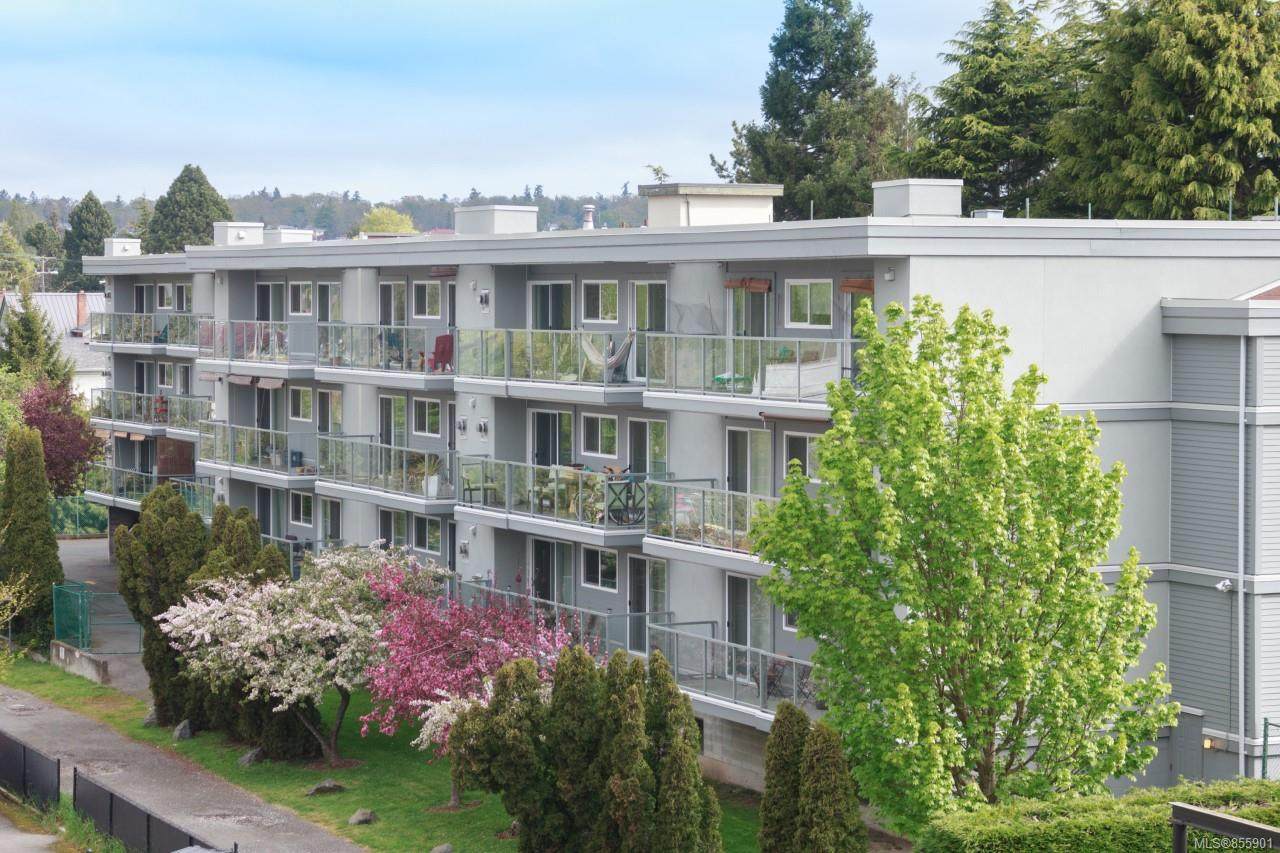 2022 Foul Bay Rd - Photo 1
