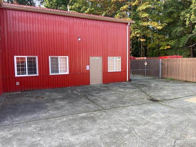2421 Cousins Ave - Photo 1