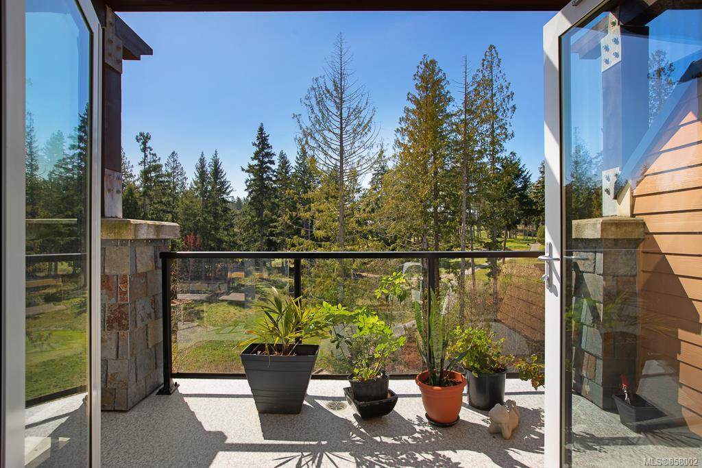 1400 Lynburne Pl - Photo 1
