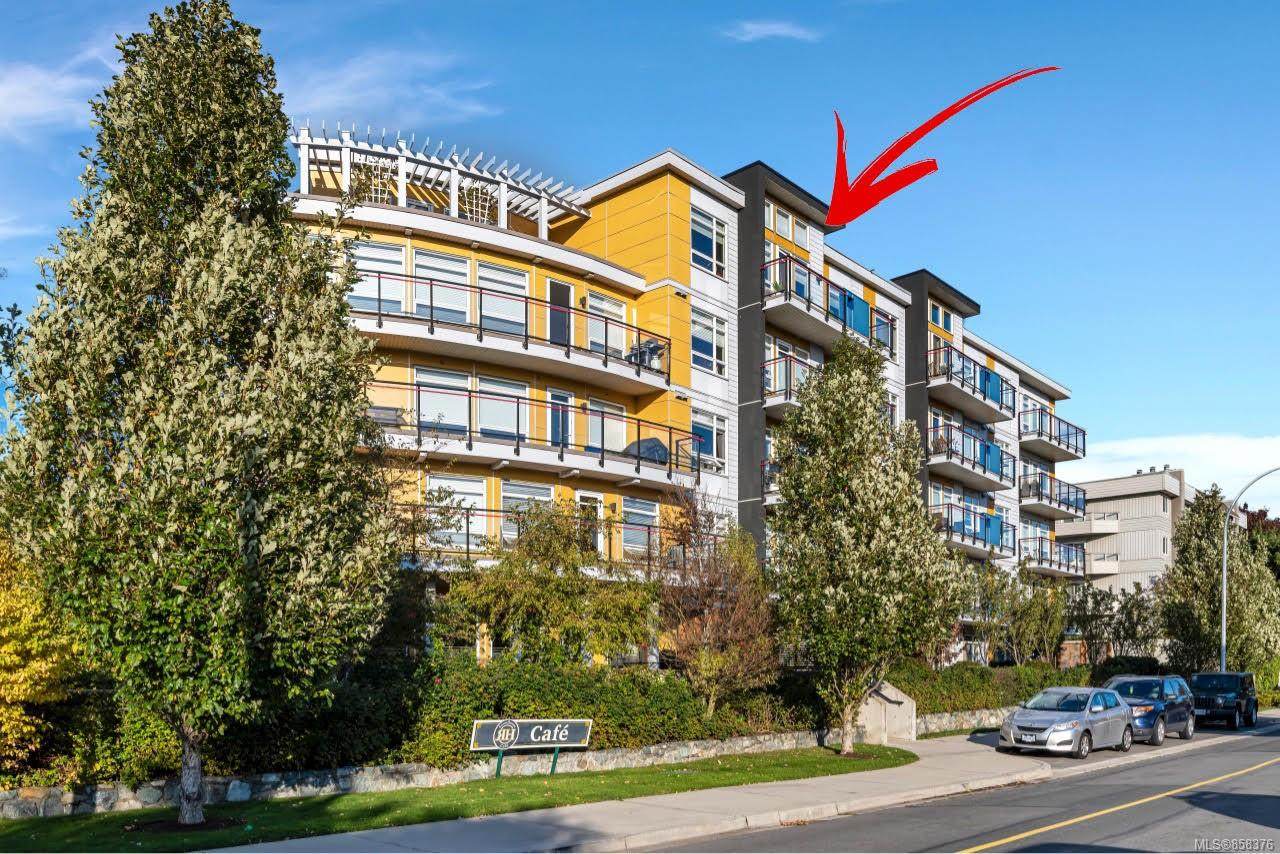 935 Cloverdale Ave - Photo 1