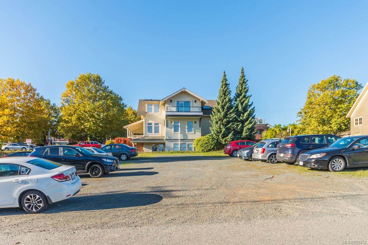 337 Robson St - Photo 1