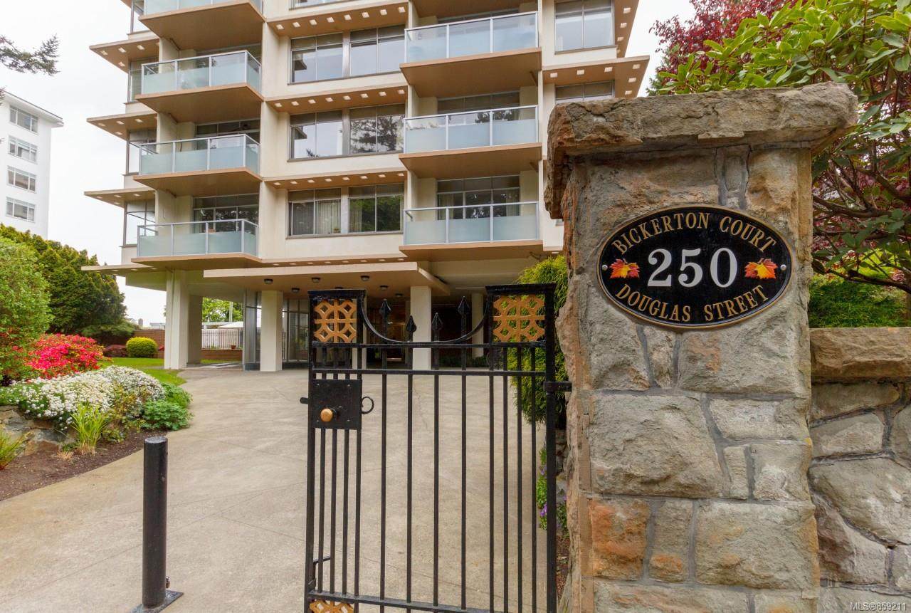 250 Douglas St - Photo 1