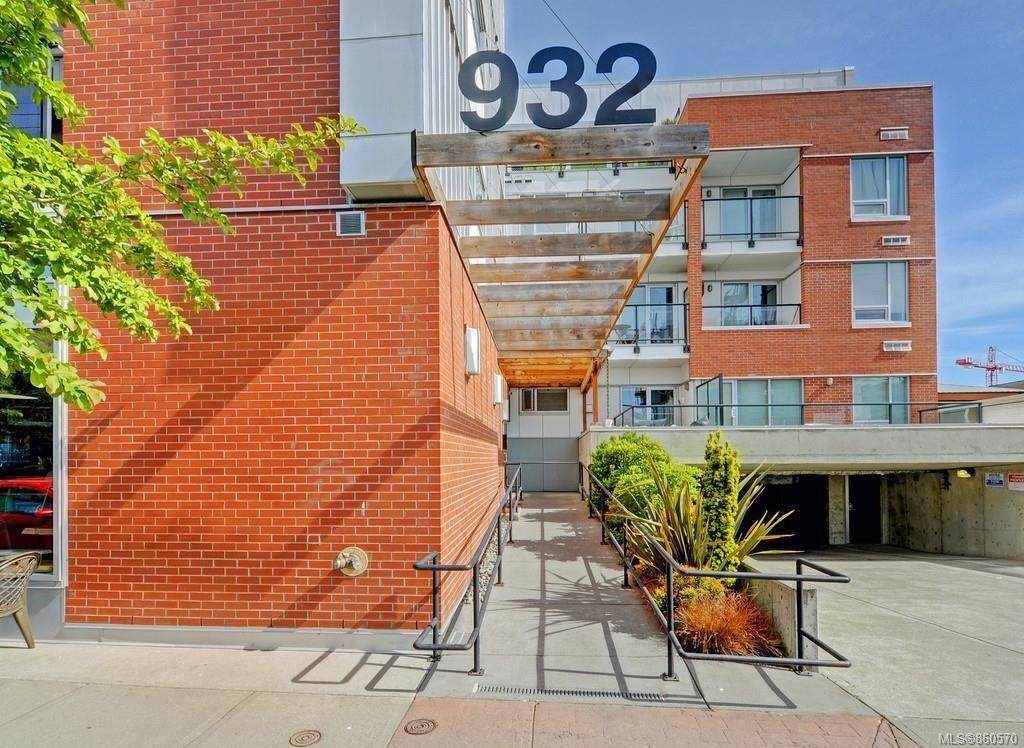 932 Johnson St - Photo 1