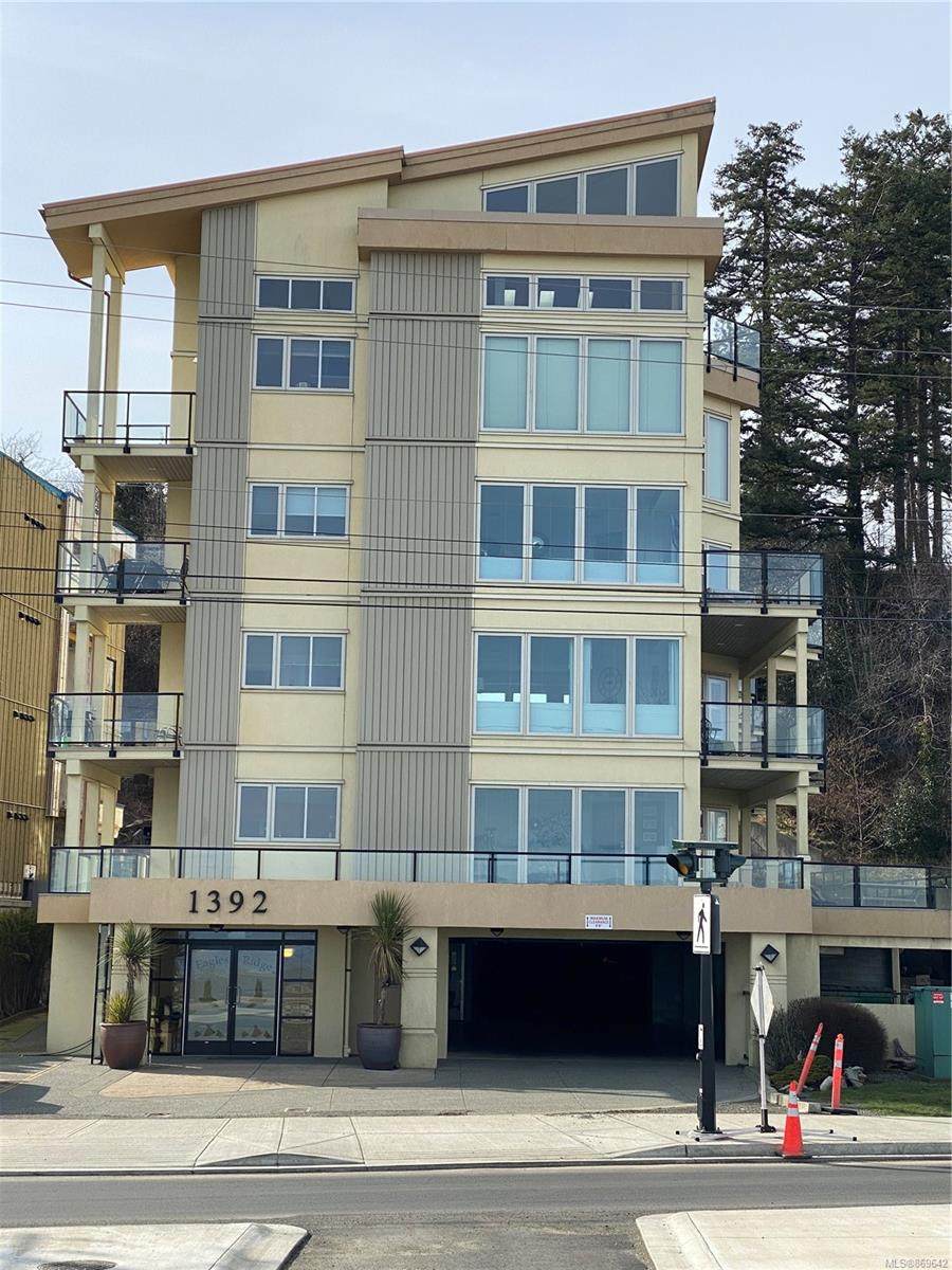 1392 Island Hwy - Photo 1