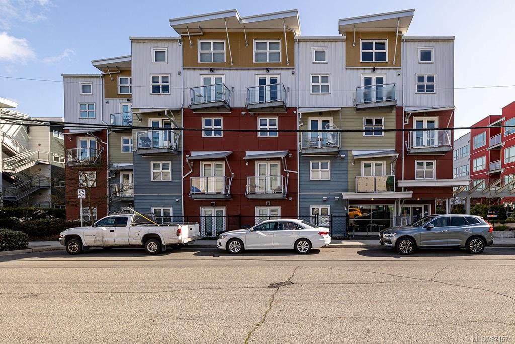 787 Tyee Rd - Photo 1