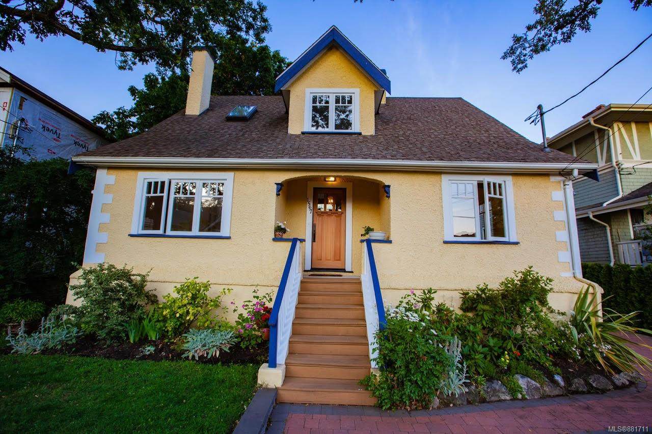 1567 Yale St - Photo 1