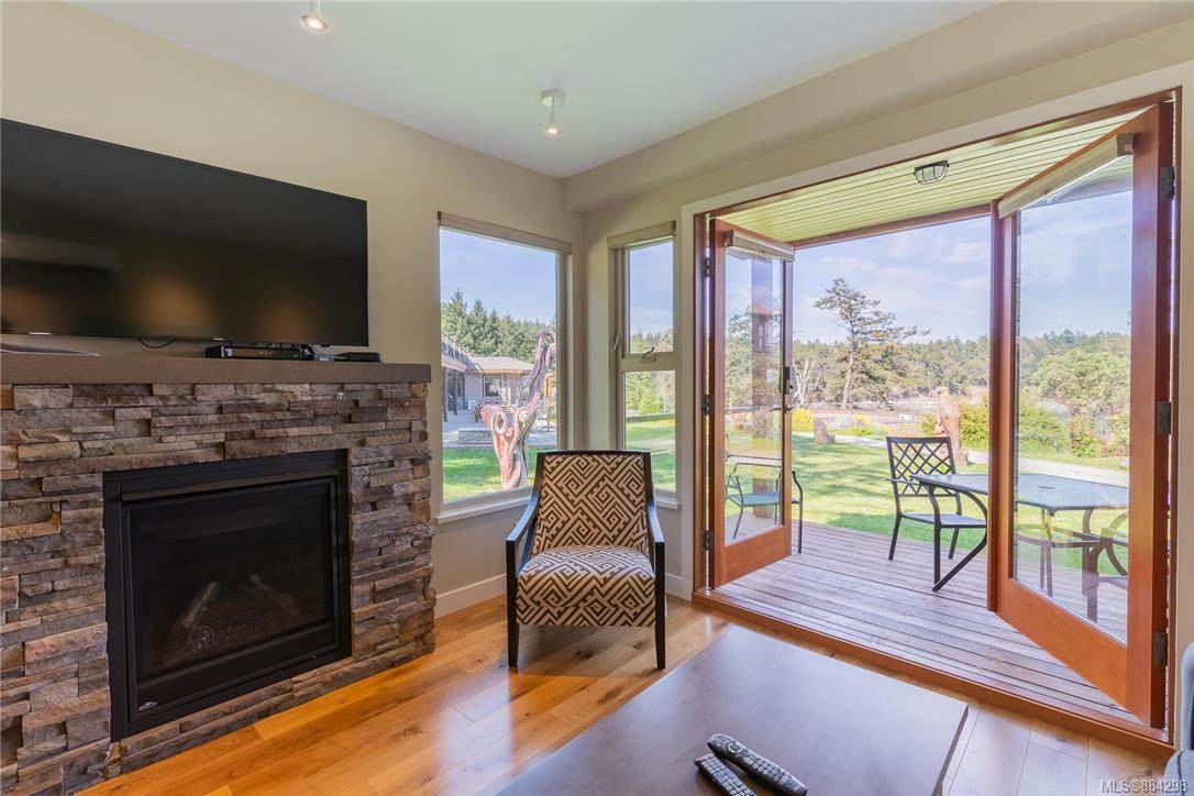 494 Arbutus Dr - Photo 1