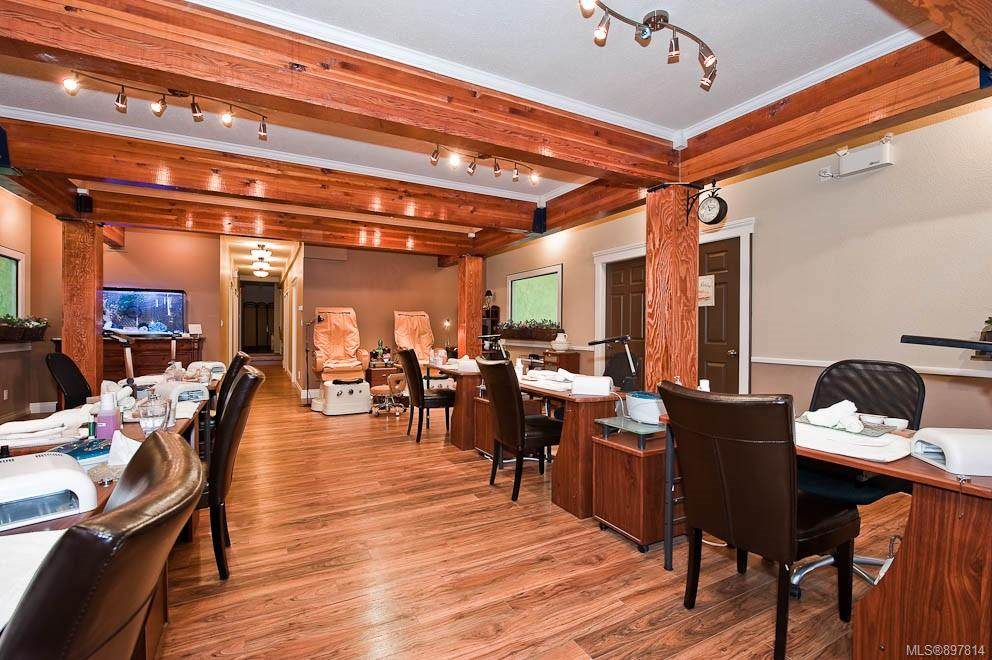 77 Victoria Cres - Photo 1