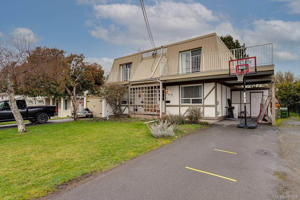 2031/2033 Melville Dr - Photo 1