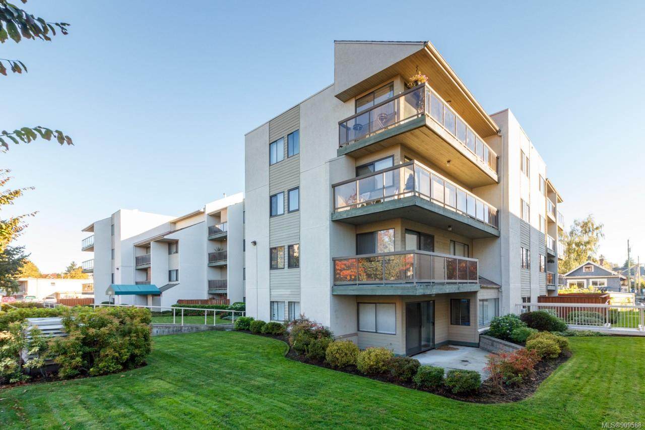 2757 Quadra St - Photo 1